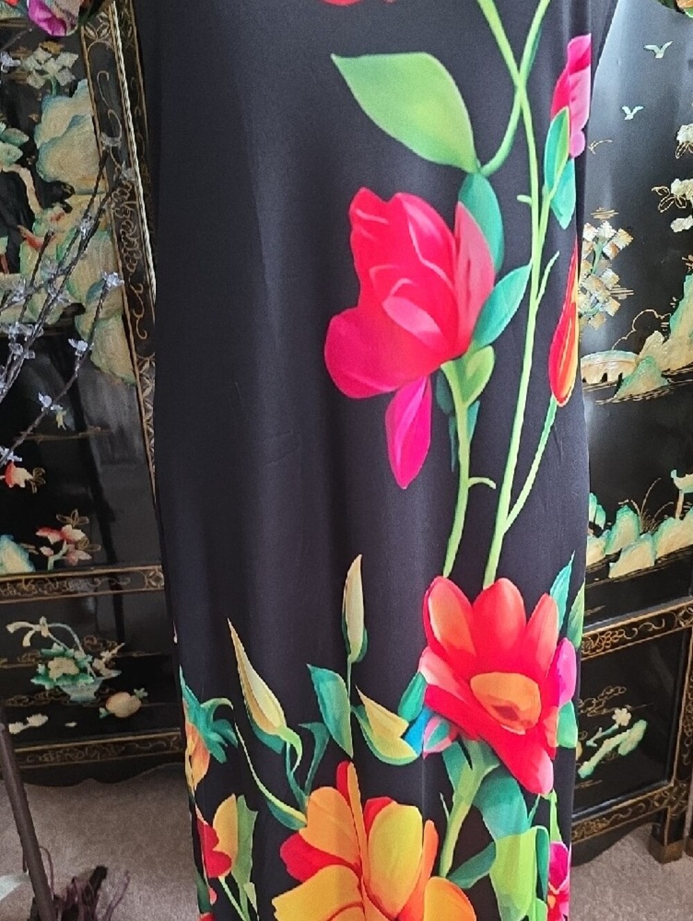 Women's Black Maxi Dress with Vibrant Floral Print - Picture 4 of 16